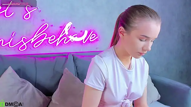 Nicole Vasquez online show from March 4, 2026, 9:26 am