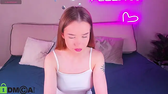 Nicole Vasquez online show from March 30, 2026, 1:17 am