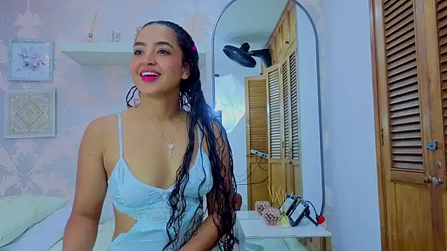 Emma Thompssonn online show from March 14, 2026, 11:48 am