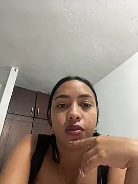 Snapshot of Alannarose06 chatting on March 12, 2026, 10:16 pm Alannarose06 online show from March 12, 2026, 10:16 pm
