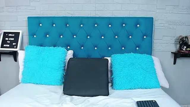 ZolaniBaker online show from February 2, 2026, 7:34 pm