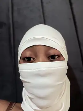 diamond Ines online show from March 15, 2026, 12:11 pm