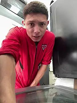 santiObrero online show from March 27, 2026, 2:50 pm