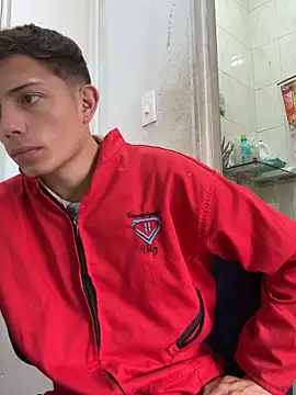 santiObrero online show from May 28, 2026, 4:37 pm