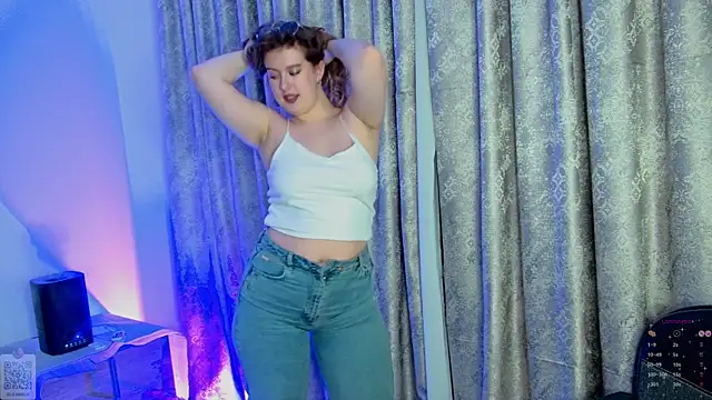 Snapshot of LilianBliss chatting on February 3, 2026, 9:42 pm LilianBliss online show from February 3, 2026, 9:42 pm