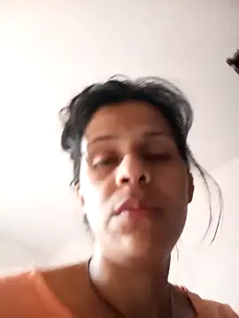 Snapshot of mitzukywinteer chatting on February 1, 2026, 2:04 pm mitzukywinteer online show from February 1, 2026, 2:04 pm