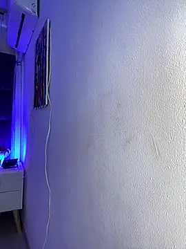 Auri   online show from February 3, 2026, 7:41 pm