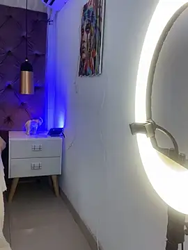 Auri   online show from February 10, 2026, 7:40 pm