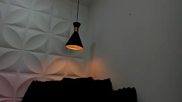 zaira skinny online show from February 28, 2026, 3:40 am