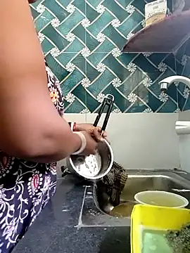 Hot-Tinaa online show from April 23, 2026, 6:03 am