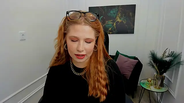 Snapshot of SweetDaylight chatting on May 3, 2026, 7:20 pm SweetDaylight online show from May 3, 2026, 7:20 pm