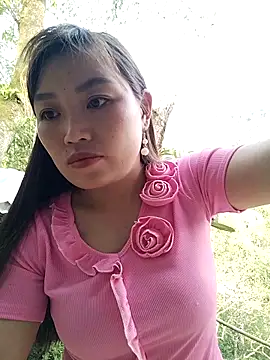 Snapshot of lia-coy chatting on April 10, 2026, 12:27 am lia-coy online show from April 10, 2026, 12:27 am