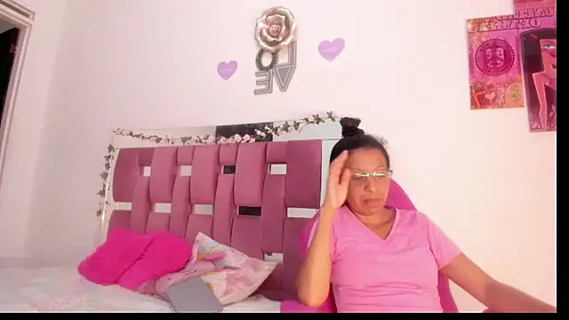 Livia Coxs online show from April 28, 2026, 8:47 pm