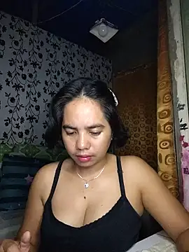LoveSammantha24xxx online show from June 9, 2026, 7:25 pm