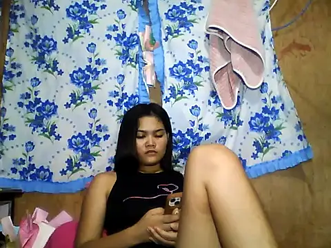 PinaySkinnyJust18 online show from June 2, 2026, 10:17 am