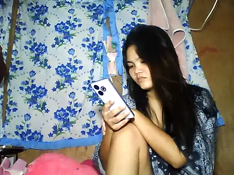 PinaySkinnyJust18 online show from June 3, 2026, 9:53 pm
