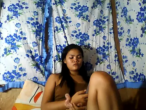 PinaySkinnyJust18 online show from July 1, 2026, 10:42 pm