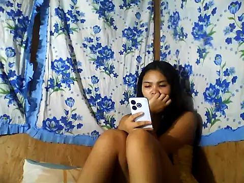 PinaySkinnyJust18 online show from July 5, 2026, 4:19 am