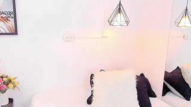 Snapshot of annarosse_ chatting on April 22, 2026, 12:18 pm annarosse online show from April 22, 2026, 12:18 pm