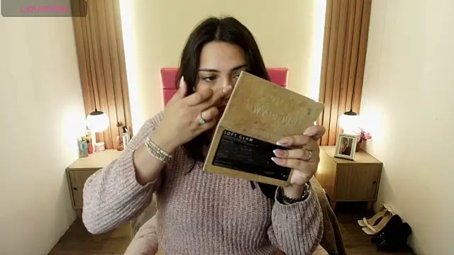 IvonneRoss  online show from April 13, 2026, 11:59 am