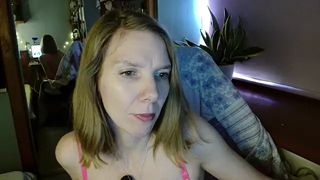 Snapshot of Daisy_Lovely chatting on April 24, 2026, 5:54 am Daisy Lovely online show from April 24, 2026, 5:54 am