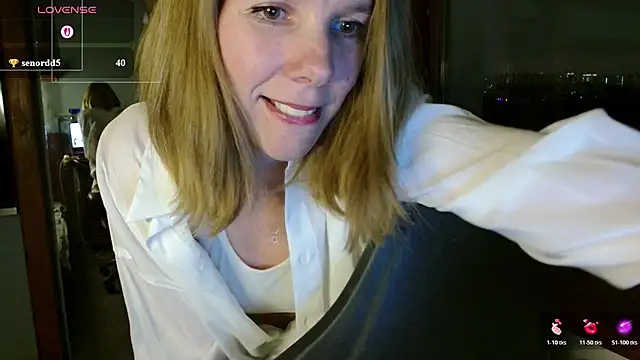 Snapshot of Daisy_Lovely chatting on May 1, 2026, 4:33 pm Daisy Lovely online show from May 1, 2026, 4:33 pm