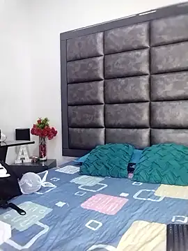 Snapshot of Catalinna_03 chatting on February 3, 2026, 12:21 pm Catalinna 03 online show from February 3, 2026, 12:21 pm