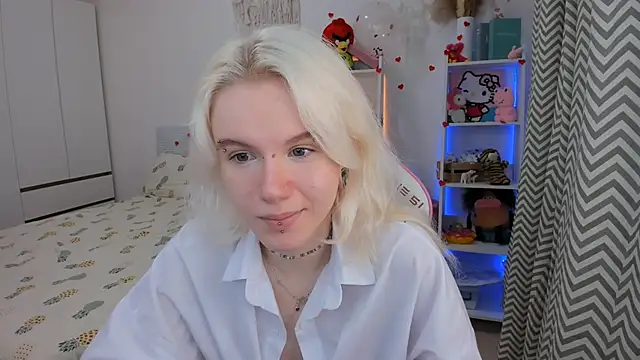 Snapshot of Mia_WaterFall chatting on February 18, 2026, 3:46 am Mia WaterFall online show from February 18, 2026, 3:46 am