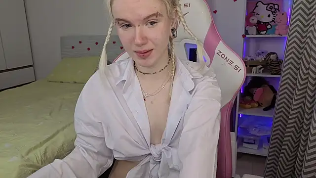 Snapshot of Mia_WaterFall chatting on February 21, 2026, 3:18 am Mia WaterFall online show from February 21, 2026, 3:18 am