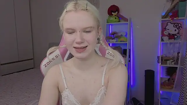 Mia WaterFall online show from April 1, 2026, 3:18 am