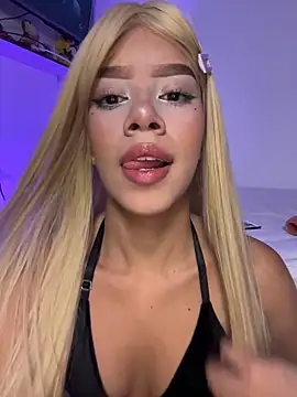 BellaMoon  online show from March 18, 2026, 6:00 pm