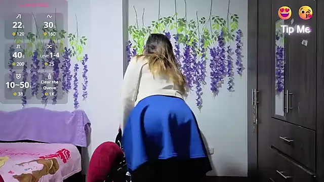 xxxMilexxx online show from April 15, 2026, 10:55 am