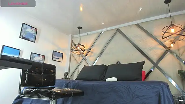 Dusan Grey77 online show from February 4, 2026, 4:07 am