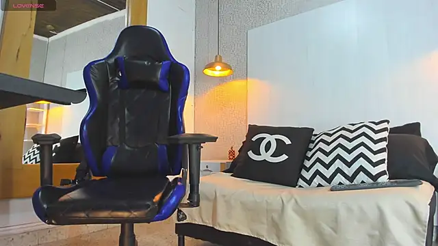 Dusan Grey77 online show from February 19, 2026, 4:08 am