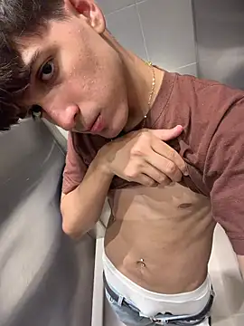 Naim TheKing online show from April 5, 2026, 11:57 pm