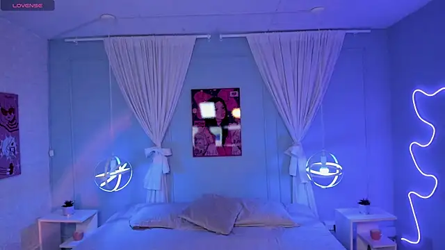 naomi campell online show from April 8, 2026, 7:36 pm