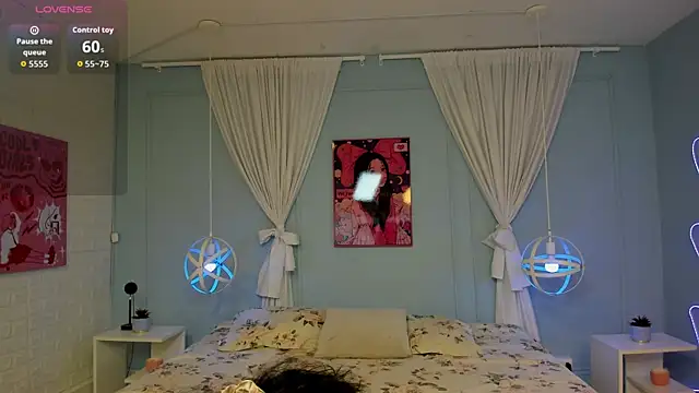 naomi campell online show from April 15, 2026, 7:32 pm