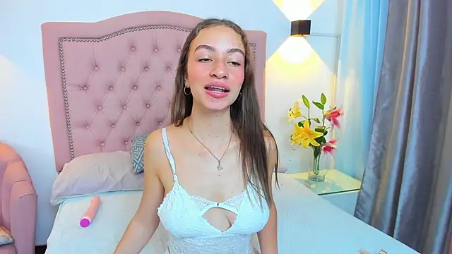 Chloekey online show from March 4, 2026, 8:04 pm