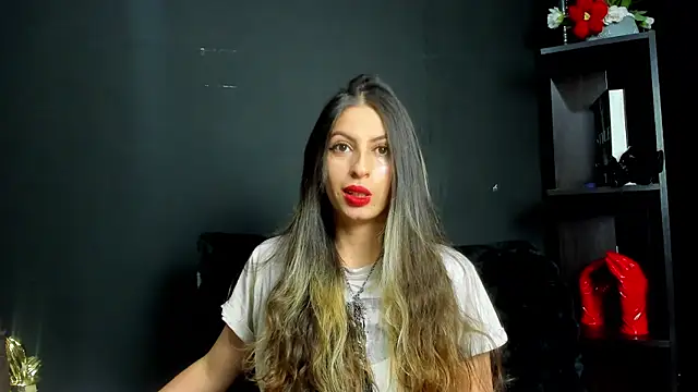 Snapshot of GoddesLeila chatting on July 1, 2026, 6:07 pm GoddesLeila online show from July 1, 2026, 6:07 pm