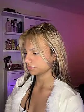 andyy x online show from February 22, 2026, 9:02 pm