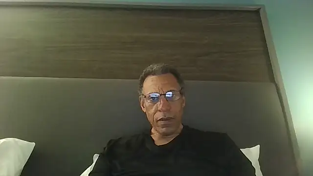swimmer2496 online show from May 16, 2026, 6:32 am