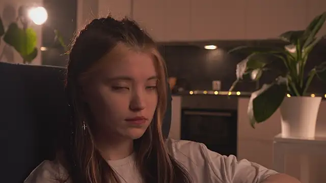 Snapshot of EleniRoeber chatting on February 16, 2026, 4:14 pm EleniRoeber online show from February 16, 2026, 4:14 pm