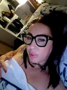 Snapshot of Starletx chatting on February 4, 2026, 9:37 am Starletx online show from February 4, 2026, 9:37 am