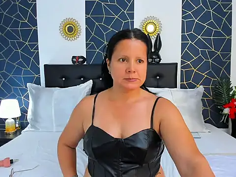 Snapshot of KikyNaughty chatting on February 16, 2026, 8:16 pm KikyNaughty online show from February 16, 2026, 8:16 pm