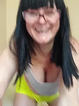 Snapshot of AliceSwan57 chatting on June 1, 2026, 8:16 am AliceSwan57 online show from June 1, 2026, 8:16 am