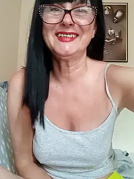 Snapshot of AliceSwan57 chatting on June 12, 2026, 8:13 am AliceSwan57 online show from June 12, 2026, 8:13 am