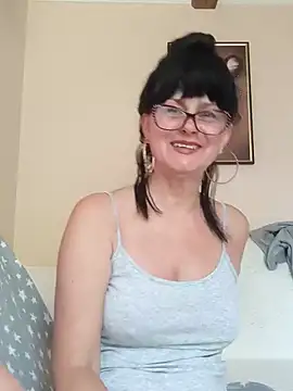 Snapshot of AliceSwan57 chatting on June 16, 2026, 6:49 am AliceSwan57 online show from June 16, 2026, 6:49 am