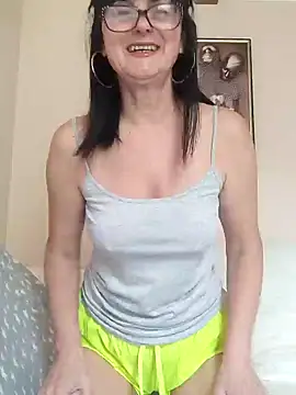 Snapshot of AliceSwan57 chatting on June 17, 2026, 6:16 am AliceSwan57 online show from June 17, 2026, 6:16 am