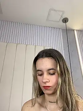 Snapshot of JuliaColemann chatting on February 11, 2026, 12:10 pm JuliaColemann online show from February 11, 2026, 12:10 pm