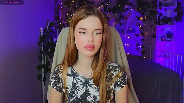 Anna Lumina online show from February 10, 2026, 8:57 pm